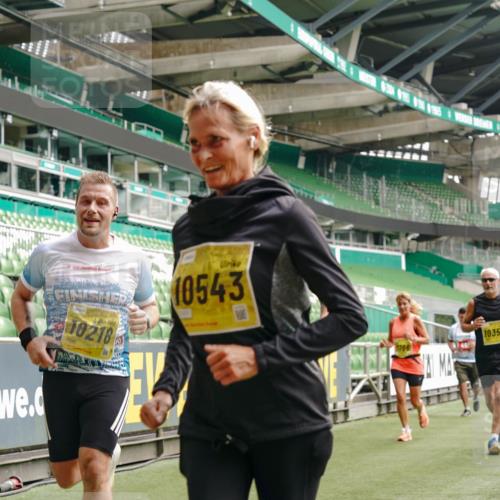 13.09.2026 - 21. swb-Marathon Bremen Michael Burmester http://msf.ph/oto/10453221 13.09.2026 10:31:57 Laufen im Stadion 10141, 10146, 10174, 10222, 10226, 10227, 10243, 10246, 10249, 10255, 10256, 10281, 10284, 10304, 10322, 10339, 10365, 10372, 10410, 10443, 10448, 10471, 10478, 10479, 10486, 10503, 10517, 10518, 10529, 10540, 10543, 10550, 10555, 10565, 10577, 10579, 10589, 10608, 10610, 10626, 10631, 10646, 10670, 10675, 10684, 10685, 10690, 10703, 10704, 10707, 10708, 10714, 10721, 10725, 10757, 10765, 10771, 10821, 10822, 10838, 10886, 11038, 11350, 11379 meine-sportfotos.de