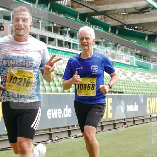 13.09.2026 - 21. swb-Marathon Bremen Michael Burmester http://msf.ph/oto/10453270 13.09.2026 10:31:57 Laufen im Stadion 10141, 10146, 10174, 10222, 10226, 10227, 10243, 10246, 10249, 10255, 10256, 10281, 10284, 10304, 10322, 10339, 10365, 10372, 10410, 10443, 10448, 10471, 10478, 10479, 10486, 10503, 10517, 10518, 10529, 10540, 10543, 10550, 10555, 10565, 10577, 10579, 10589, 10608, 10610, 10626, 10631, 10646, 10670, 10675, 10684, 10685, 10690, 10703, 10704, 10707, 10708, 10714, 10721, 10725, 10757, 10765, 10771, 10821, 10822, 10838, 10886, 11038, 11350, 11379 meine-sportfotos.de