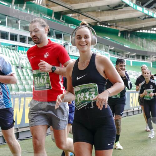 13.09.2026 - 21. swb-Marathon Bremen Michael Burmester http://msf.ph/oto/10453401 13.09.2026 13:10:21 Laufen im Stadion 164, 373, 383, 391, 448, 532, 549, 563, 581, 625, 813, 869, 898, 984, 1072, 1150, 1180, 1738, 1855, 1867, 1880, 1894, 1967, 2202, 2208, 2232, 2243, 2268, 2284, 2330, 2333, 2339, 2342, 2429, 2432, 2441, 2443, 2471, 2525, 2530, 2531, 2553, 2573, 2589, 2594, 2654, 2682, 2692, 2714, 2717, 2784, 2785, 2819, 2836, 2920, 2931, 2932, 2941, 3026, 3032, 3063, 3086, 3089, 3122, 3174, 3207, 3208, 3291, 3316, 3327, 3333, 3370, 3398, 3409, 3410, 3437, 3470, 3549, 3707, 3769, 109 meine-sportfotos.de