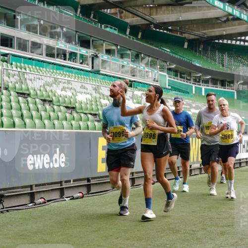 13.09.2026 - 21. swb-Marathon Bremen Michael Burmester http://msf.ph/oto/10453523 13.09.2026 10:32:04 Laufen im Stadion 10141, 10146, 10174, 10203, 10222, 10226, 10227, 10243, 10246, 10249, 10255, 10256, 10281, 10284, 10322, 10365, 10372, 10410, 10443, 10448, 10471, 10478, 10479, 10486, 10503, 10517, 10518, 10529, 10540, 10543, 10550, 10555, 10565, 10577, 10579, 10589, 10608, 10610, 10626, 10631, 10646, 10670, 10675, 10684, 10685, 10690, 10703, 10704, 10707, 10708, 10714, 10721, 10725, 10757, 10765, 10771, 10821, 10822, 10838, 10886, 11350, 11379 meine-sportfotos.de