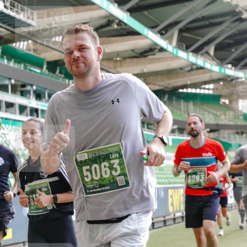 13.09.2026 - 21. swb-Marathon Bremen Michael Burmester http://msf.ph/oto/10453529 13.09.2026 13:10:23 Laufen im Stadion 164, 373, 383, 391, 448, 532, 549, 563, 581, 625, 813, 869, 898, 984, 1072, 1150, 1180, 1738, 1855, 1867, 1880, 1894, 1967, 2202, 2208, 2232, 2243, 2268, 2284, 2330, 2333, 2339, 2342, 2429, 2432, 2441, 2443, 2471, 2525, 2530, 2531, 2553, 2573, 2589, 2594, 2654, 2682, 2714, 2717, 2784, 2785, 2819, 2836, 2920, 2931, 2932, 2941, 3026, 3032, 3063, 3086, 3089, 3122, 3174, 3207, 3208, 3291, 3316, 3327, 3333, 3370, 3398, 3409, 3410, 3437, 3470, 3549, 3707, 3769, 109 meine-sportfotos.de