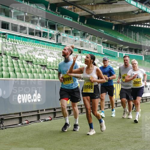 13.09.2026 - 21. swb-Marathon Bremen Michael Burmester http://msf.ph/oto/10453541 13.09.2026 10:32:04 Laufen im Stadion 10141, 10146, 10174, 10203, 10222, 10226, 10227, 10243, 10246, 10249, 10255, 10256, 10281, 10284, 10322, 10365, 10372, 10410, 10443, 10448, 10471, 10478, 10479, 10486, 10503, 10517, 10518, 10529, 10540, 10543, 10550, 10555, 10565, 10577, 10579, 10589, 10608, 10610, 10626, 10631, 10646, 10670, 10675, 10684, 10685, 10690, 10703, 10704, 10707, 10708, 10714, 10721, 10725, 10757, 10765, 10771, 10821, 10822, 10838, 10886, 11350, 11379 meine-sportfotos.de