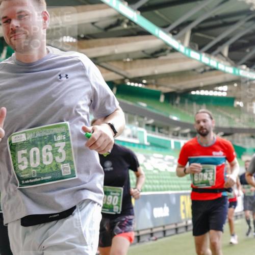 13.09.2026 - 21. swb-Marathon Bremen Michael Burmester http://msf.ph/oto/10453564 13.09.2026 13:10:24 Laufen im Stadion 164, 373, 383, 391, 448, 532, 549, 563, 581, 625, 813, 869, 898, 984, 1072, 1150, 1180, 1738, 1855, 1867, 1880, 1894, 1967, 2202, 2208, 2232, 2243, 2268, 2284, 2330, 2333, 2339, 2342, 2429, 2432, 2441, 2443, 2471, 2525, 2530, 2531, 2553, 2573, 2589, 2594, 2654, 2682, 2714, 2717, 2784, 2785, 2819, 2836, 2920, 2931, 2932, 2941, 3026, 3032, 3063, 3086, 3089, 3122, 3174, 3207, 3208, 3291, 3316, 3327, 3333, 3370, 3398, 3409, 3410, 3437, 3470, 3549, 3707, 3769, 109 meine-sportfotos.de