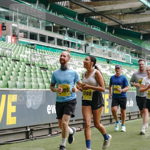 13.09.2026 - 21. swb-Marathon Bremen Michael Burmester http://msf.ph/oto/10453575 13.09.2026 10:32:05 Laufen im Stadion 10141, 10146, 10174, 10203, 10222, 10226, 10227, 10243, 10246, 10249, 10255, 10256, 10281, 10284, 10322, 10365, 10372, 10410, 10443, 10448, 10471, 10478, 10479, 10486, 10503, 10517, 10518, 10529, 10540, 10543, 10550, 10555, 10565, 10577, 10579, 10589, 10608, 10610, 10626, 10631, 10646, 10670, 10675, 10684, 10685, 10690, 10703, 10704, 10707, 10708, 10714, 10721, 10725, 10757, 10765, 10771, 10821, 10822, 10838, 10886, 11350, 11379 meine-sportfotos.de
