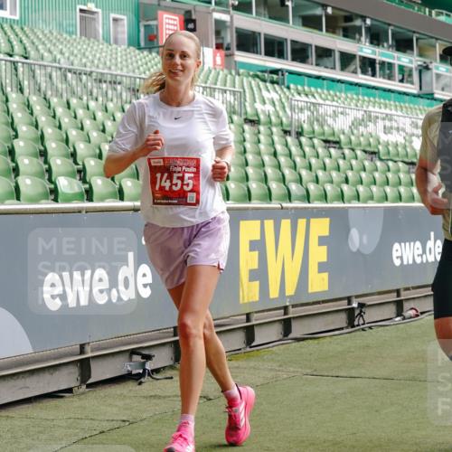13.09.2026 - 21. swb-Marathon Bremen Michael Burmester http://msf.ph/oto/10453610 13.09.2026 12:51:35 Laufen im Stadion 235, 335, 734, 771, 863, 1043, 1125, 1146, 1162, 1232, 1455, 1492, 1510, 1513, 1613, 1955, 1970, 1998, 2008, 2130, 2291, 2295, 2360, 2442, 2444, 2447, 2498, 2759, 2847, 3085, 3440, 3484, 3566, 3647, 3703, 3808, 3830, 3899, 3959, 3988, 4023, 4165, 4283, 4368, 4429, 4473, 4475, 4559, 4571, 4573, 4582, 4727, 4781, 4782, 4888, 4895, 5066, 5079, 5152, 5155, 5168, 5314, 5379, 5521, 5532, 5620, 5627, 5636, 5696, 6267, 6274, 6471, 6668, 6901, 8033, 8798 meine-sportfotos.de