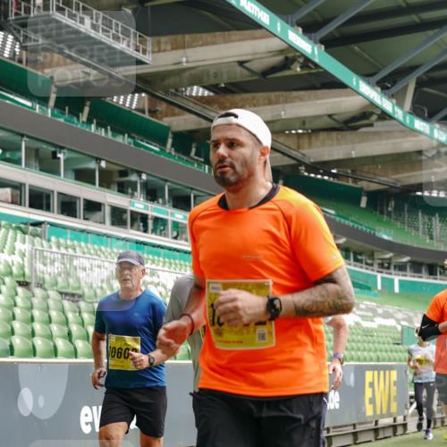 13.09.2026 - 21. swb-Marathon Bremen Michael Burmester http://msf.ph/oto/10453639 13.09.2026 10:32:06 Laufen im Stadion 10141, 10146, 10174, 10203, 10222, 10226, 10227, 10243, 10246, 10249, 10255, 10256, 10281, 10284, 10322, 10365, 10372, 10410, 10443, 10448, 10471, 10478, 10479, 10486, 10503, 10517, 10518, 10529, 10540, 10543, 10550, 10555, 10565, 10577, 10579, 10589, 10608, 10610, 10626, 10631, 10646, 10670, 10675, 10684, 10685, 10690, 10703, 10704, 10707, 10708, 10721, 10725, 10757, 10771, 10821, 10822, 10838, 10886, 11350, 11379 meine-sportfotos.de