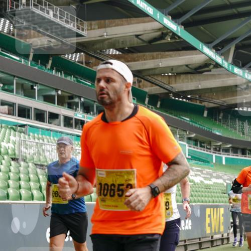 13.09.2026 - 21. swb-Marathon Bremen Michael Burmester http://msf.ph/oto/10453654 13.09.2026 10:32:06 Laufen im Stadion 10141, 10146, 10174, 10203, 10222, 10226, 10227, 10243, 10246, 10249, 10255, 10256, 10281, 10284, 10322, 10365, 10372, 10410, 10443, 10448, 10471, 10478, 10479, 10486, 10503, 10517, 10518, 10529, 10540, 10543, 10550, 10555, 10565, 10577, 10579, 10589, 10608, 10610, 10626, 10631, 10646, 10670, 10675, 10684, 10685, 10690, 10703, 10704, 10707, 10708, 10721, 10725, 10757, 10771, 10821, 10822, 10838, 10886, 11350, 11379 meine-sportfotos.de