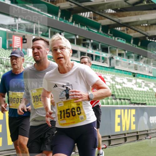 13.09.2026 - 21. swb-Marathon Bremen Michael Burmester http://msf.ph/oto/10453700 13.09.2026 10:32:07 Laufen im Stadion 10141, 10146, 10203, 10222, 10226, 10227, 10243, 10246, 10249, 10255, 10256, 10281, 10284, 10322, 10365, 10372, 10379, 10410, 10443, 10448, 10471, 10478, 10479, 10486, 10503, 10517, 10518, 10529, 10540, 10543, 10550, 10555, 10565, 10577, 10579, 10589, 10608, 10610, 10626, 10631, 10646, 10670, 10675, 10684, 10685, 10690, 10703, 10704, 10707, 10708, 10721, 10725, 10757, 10771, 10821, 10822, 10838, 11350, 11379 meine-sportfotos.de