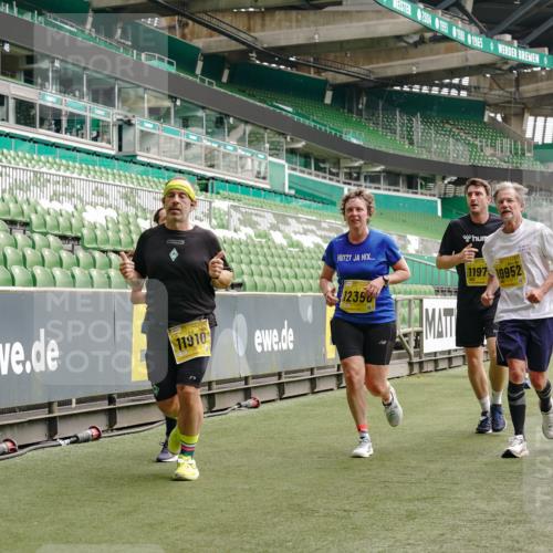 13.09.2026 - 21. swb-Marathon Bremen Michael Burmester http://msf.ph/oto/10453862 13.09.2026 10:32:10 Laufen im Stadion 10067, 10141, 10146, 10203, 10222, 10226, 10227, 10243, 10246, 10249, 10255, 10256, 10284, 10322, 10365, 10372, 10379, 10410, 10443, 10448, 10471, 10478, 10479, 10486, 10503, 10517, 10518, 10529, 10540, 10543, 10550, 10555, 10565, 10577, 10579, 10589, 10608, 10610, 10626, 10631, 10646, 10670, 10675, 10684, 10685, 10690, 10703, 10704, 10707, 10708, 10721, 10725, 10757, 10771, 10821, 10822, 10838, 11350, 11379 meine-sportfotos.de