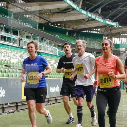 13.09.2026 - 21. swb-Marathon Bremen Michael Burmester http://msf.ph/oto/10453926 13.09.2026 10:32:11 Laufen im Stadion 10067, 10141, 10146, 10203, 10222, 10226, 10227, 10243, 10246, 10249, 10255, 10256, 10284, 10300, 10322, 10365, 10372, 10379, 10410, 10443, 10448, 10471, 10478, 10479, 10486, 10503, 10517, 10518, 10529, 10540, 10543, 10550, 10555, 10565, 10577, 10579, 10589, 10608, 10610, 10626, 10631, 10646, 10670, 10675, 10684, 10685, 10690, 10703, 10704, 10707, 10708, 10721, 10725, 10757, 10771, 10821, 10822, 10838, 11350, 11379 meine-sportfotos.de