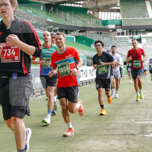 13.09.2026 - 21. swb-Marathon Bremen Michael Burmester http://msf.ph/oto/10453957 13.09.2026 12:51:49 Laufen im Stadion 107, 235, 335, 683, 734, 771, 792, 863, 1033, 1043, 1125, 1146, 1162, 1232, 1455, 1492, 1510, 1613, 1646, 1955, 1970, 1998, 2008, 2203, 2295, 2442, 2444, 2447, 2480, 2498, 2759, 2767, 2847, 3085, 3149, 3336, 3440, 3448, 3484, 3566, 3703, 3808, 3830, 3899, 3959, 3988, 4023, 4165, 4283, 4368, 4429, 4473, 4475, 4559, 4571, 4573, 4582, 4727, 4781, 4782, 4888, 4895, 5066, 5079, 5152, 5155, 5168, 5314, 5379, 5521, 5532, 5620, 5627, 5696, 6274, 6471, 6668, 6901, 8033, 8798 meine-sportfotos.de