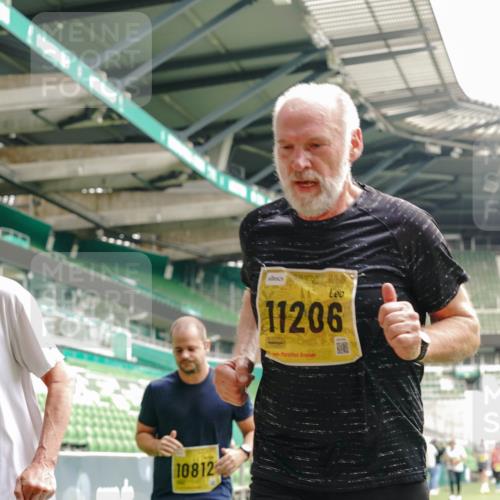 13.09.2026 - 21. swb-Marathon Bremen Michael Burmester http://msf.ph/oto/10454025 13.09.2026 10:32:13 Laufen im Stadion 10067, 10141, 10146, 10203, 10222, 10226, 10227, 10243, 10246, 10249, 10255, 10256, 10284, 10300, 10322, 10365, 10372, 10379, 10410, 10443, 10448, 10471, 10478, 10479, 10486, 10503, 10517, 10518, 10529, 10540, 10543, 10550, 10555, 10565, 10577, 10579, 10589, 10608, 10610, 10626, 10631, 10646, 10670, 10675, 10684, 10685, 10690, 10703, 10704, 10707, 10708, 10721, 10725, 10757, 10771, 10821, 10822, 10838, 11350, 11379 meine-sportfotos.de