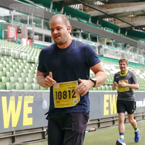 13.09.2026 - 21. swb-Marathon Bremen Michael Burmester http://msf.ph/oto/10454060 13.09.2026 10:32:14 Laufen im Stadion 10067, 10141, 10146, 10203, 10222, 10226, 10227, 10243, 10246, 10249, 10255, 10256, 10284, 10300, 10322, 10365, 10372, 10379, 10410, 10443, 10448, 10471, 10478, 10479, 10486, 10503, 10517, 10518, 10529, 10540, 10543, 10550, 10555, 10565, 10577, 10579, 10589, 10608, 10610, 10626, 10631, 10646, 10670, 10675, 10684, 10685, 10690, 10703, 10704, 10707, 10708, 10721, 10725, 10728, 10757, 10771, 10821, 10822, 10838, 11350, 11379 meine-sportfotos.de