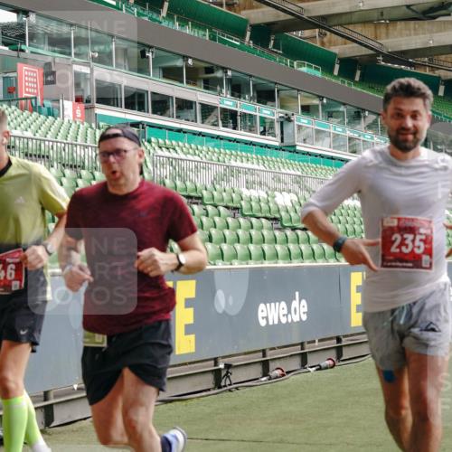 13.09.2026 - 21. swb-Marathon Bremen Michael Burmester http://msf.ph/oto/10454065 13.09.2026 12:51:54 Laufen im Stadion 107, 235, 335, 683, 734, 771, 792, 863, 1033, 1043, 1125, 1146, 1162, 1232, 1252, 1455, 1492, 1510, 1613, 1646, 1955, 1970, 1998, 2007, 2008, 2043, 2203, 2295, 2442, 2444, 2447, 2480, 2498, 2759, 2767, 2847, 3085, 3149, 3336, 3440, 3448, 3484, 3566, 3703, 3808, 3830, 3899, 3959, 3988, 4023, 4165, 4283, 4368, 4429, 4473, 4475, 4559, 4571, 4573, 4582, 4727, 4781, 4782, 4888, 4895, 5066, 5079, 5152, 5155, 5168, 5379, 5521, 5532, 5627, 5696, 6274, 6471, 8033, 8798 meine-sportfotos.de