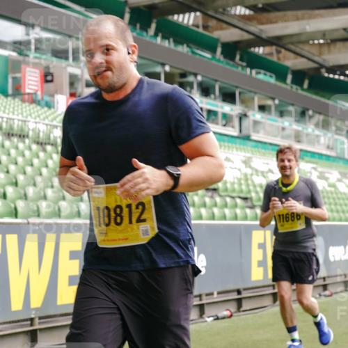 13.09.2026 - 21. swb-Marathon Bremen Michael Burmester http://msf.ph/oto/10454076 13.09.2026 10:32:14 Laufen im Stadion 10067, 10141, 10146, 10203, 10222, 10226, 10227, 10243, 10246, 10249, 10255, 10256, 10284, 10300, 10322, 10365, 10372, 10379, 10410, 10443, 10448, 10471, 10478, 10479, 10486, 10503, 10517, 10518, 10529, 10540, 10543, 10550, 10555, 10565, 10577, 10579, 10589, 10608, 10610, 10626, 10631, 10646, 10670, 10675, 10684, 10685, 10690, 10703, 10704, 10707, 10708, 10721, 10725, 10728, 10757, 10771, 10821, 10822, 10838, 11350, 11379 meine-sportfotos.de