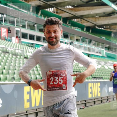13.09.2026 - 21. swb-Marathon Bremen Michael Burmester http://msf.ph/oto/10454095 13.09.2026 12:51:54 Laufen im Stadion 107, 235, 335, 683, 734, 771, 792, 863, 1033, 1043, 1125, 1146, 1162, 1232, 1252, 1455, 1492, 1510, 1613, 1646, 1955, 1970, 1998, 2007, 2008, 2043, 2203, 2295, 2442, 2444, 2447, 2480, 2498, 2759, 2767, 2847, 3085, 3149, 3336, 3440, 3448, 3484, 3566, 3703, 3808, 3830, 3899, 3959, 3988, 4023, 4165, 4283, 4368, 4429, 4473, 4475, 4559, 4571, 4573, 4582, 4727, 4781, 4782, 4888, 4895, 5066, 5079, 5152, 5155, 5168, 5379, 5521, 5532, 5627, 5696, 6274, 6471, 8033, 8798 meine-sportfotos.de