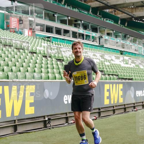13.09.2026 - 21. swb-Marathon Bremen Michael Burmester http://msf.ph/oto/10454109 13.09.2026 10:32:15 Laufen im Stadion 10067, 10141, 10146, 10203, 10222, 10226, 10227, 10243, 10246, 10249, 10255, 10256, 10284, 10300, 10322, 10365, 10372, 10379, 10383, 10410, 10443, 10448, 10471, 10478, 10479, 10486, 10503, 10517, 10518, 10529, 10540, 10543, 10550, 10555, 10565, 10577, 10579, 10589, 10608, 10610, 10626, 10631, 10646, 10670, 10675, 10684, 10685, 10690, 10703, 10704, 10707, 10708, 10721, 10725, 10728, 10757, 10771, 10821, 10822, 10838, 11350, 11379 meine-sportfotos.de