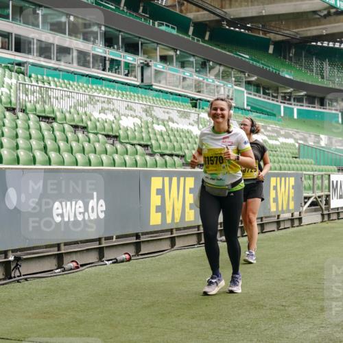 13.09.2026 - 21. swb-Marathon Bremen Michael Burmester http://msf.ph/oto/10454165 13.09.2026 10:32:16 Laufen im Stadion 10067, 10141, 10146, 10203, 10222, 10226, 10227, 10243, 10246, 10249, 10255, 10256, 10284, 10300, 10322, 10365, 10372, 10379, 10383, 10410, 10443, 10448, 10471, 10478, 10479, 10486, 10503, 10517, 10518, 10529, 10540, 10543, 10550, 10555, 10565, 10577, 10579, 10589, 10608, 10610, 10626, 10631, 10646, 10670, 10675, 10684, 10685, 10690, 10703, 10704, 10707, 10708, 10721, 10725, 10728, 10771, 10821, 10822, 10838, 11350, 11379 meine-sportfotos.de