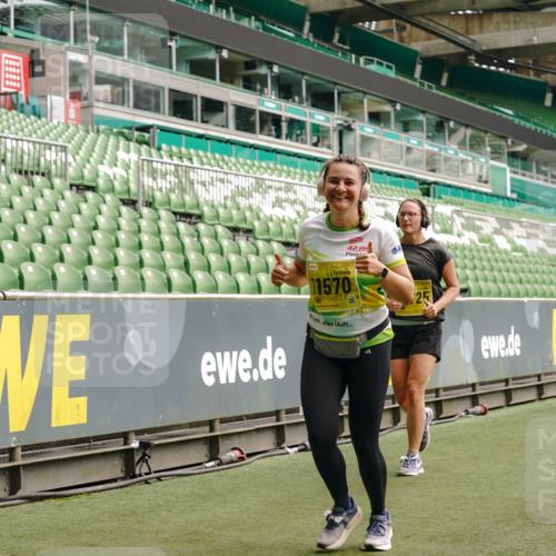 13.09.2026 - 21. swb-Marathon Bremen Michael Burmester http://msf.ph/oto/10454199 13.09.2026 10:32:17 Laufen im Stadion 10067, 10141, 10146, 10203, 10222, 10226, 10227, 10243, 10246, 10249, 10255, 10256, 10284, 10300, 10322, 10365, 10372, 10379, 10383, 10410, 10443, 10448, 10471, 10478, 10479, 10486, 10503, 10517, 10518, 10529, 10540, 10543, 10550, 10555, 10565, 10577, 10579, 10589, 10608, 10610, 10626, 10631, 10646, 10670, 10675, 10684, 10685, 10690, 10703, 10704, 10707, 10708, 10721, 10725, 10728, 10771, 10821, 10822, 10838, 11350, 11379 meine-sportfotos.de
