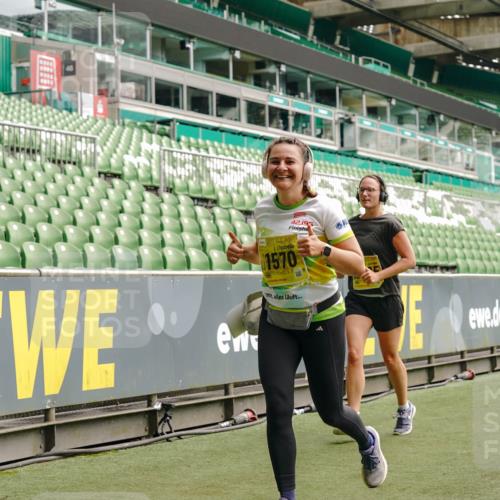 13.09.2026 - 21. swb-Marathon Bremen Michael Burmester http://msf.ph/oto/10454220 13.09.2026 10:32:17 Laufen im Stadion 10067, 10141, 10146, 10203, 10222, 10226, 10227, 10243, 10246, 10249, 10255, 10256, 10284, 10300, 10322, 10365, 10372, 10379, 10383, 10410, 10443, 10448, 10471, 10478, 10479, 10486, 10503, 10517, 10518, 10529, 10540, 10543, 10550, 10555, 10565, 10577, 10579, 10589, 10608, 10610, 10626, 10631, 10646, 10670, 10675, 10684, 10685, 10690, 10703, 10704, 10707, 10708, 10721, 10725, 10728, 10771, 10821, 10822, 10838, 11350, 11379 meine-sportfotos.de