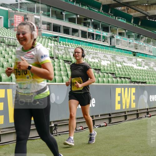 13.09.2026 - 21. swb-Marathon Bremen Michael Burmester http://msf.ph/oto/10454229 13.09.2026 10:32:17 Laufen im Stadion 10067, 10141, 10146, 10203, 10222, 10226, 10227, 10243, 10246, 10249, 10255, 10256, 10284, 10300, 10322, 10365, 10372, 10379, 10383, 10410, 10443, 10448, 10471, 10478, 10479, 10486, 10503, 10517, 10518, 10529, 10540, 10543, 10550, 10555, 10565, 10577, 10579, 10589, 10608, 10610, 10626, 10631, 10646, 10670, 10675, 10684, 10685, 10690, 10703, 10704, 10707, 10708, 10721, 10725, 10728, 10771, 10821, 10822, 10838, 11350, 11379 meine-sportfotos.de
