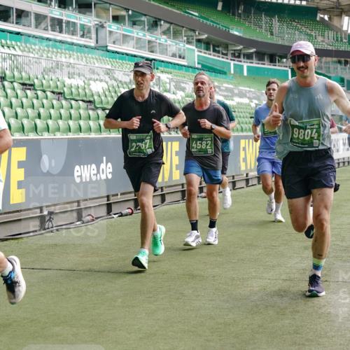 13.09.2026 - 21. swb-Marathon Bremen Michael Burmester http://msf.ph/oto/10454237 13.09.2026 12:52:00 Laufen im Stadion 107, 235, 335, 683, 734, 771, 792, 863, 1033, 1043, 1125, 1146, 1162, 1232, 1252, 1297, 1455, 1492, 1510, 1542, 1613, 1646, 1955, 1970, 2007, 2008, 2043, 2203, 2295, 2442, 2444, 2447, 2480, 2498, 2759, 2767, 2847, 3085, 3149, 3336, 3440, 3448, 3484, 3566, 3703, 3808, 3830, 3899, 3959, 3988, 4023, 4165, 4283, 4368, 4429, 4473, 4475, 4559, 4571, 4573, 4582, 4605, 4727, 4781, 4782, 4888, 4895, 5066, 5079, 5152, 5155, 5168, 5379, 5521, 5532, 5627, 5696, 6274, 6471, 8033, 8798 meine-sportfotos.de