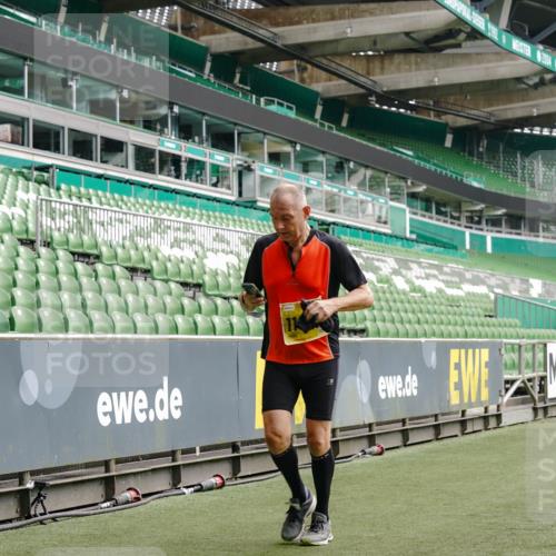 13.09.2026 - 21. swb-Marathon Bremen Michael Burmester http://msf.ph/oto/10454285 13.09.2026 10:32:20 Laufen im Stadion 10067, 10141, 10146, 10166, 10203, 10222, 10226, 10227, 10243, 10246, 10249, 10255, 10256, 10284, 10300, 10322, 10365, 10372, 10379, 10383, 10394, 10410, 10443, 10448, 10471, 10478, 10479, 10486, 10494, 10503, 10517, 10518, 10529, 10540, 10543, 10550, 10555, 10565, 10577, 10579, 10589, 10608, 10610, 10626, 10631, 10646, 10670, 10675, 10684, 10685, 10690, 10703, 10704, 10707, 10708, 10721, 10725, 10728, 10771, 10794, 10821, 10838, 11350, 11379 meine-sportfotos.de