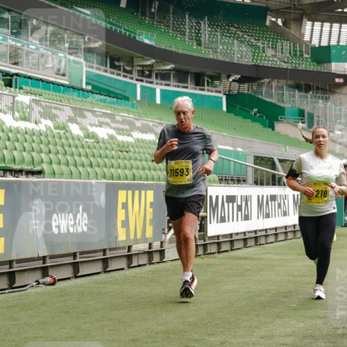 13.09.2026 - 21. swb-Marathon Bremen Michael Burmester http://msf.ph/oto/10454305 13.09.2026 10:32:21 Laufen im Stadion 10067, 10141, 10146, 10166, 10203, 10222, 10226, 10243, 10246, 10249, 10255, 10256, 10284, 10300, 10322, 10365, 10372, 10374, 10379, 10383, 10394, 10410, 10443, 10471, 10478, 10479, 10486, 10494, 10503, 10517, 10518, 10529, 10540, 10543, 10550, 10555, 10565, 10577, 10579, 10589, 10608, 10610, 10626, 10631, 10646, 10670, 10675, 10684, 10685, 10690, 10703, 10704, 10707, 10708, 10721, 10725, 10728, 10771, 10794, 11350, 11379 meine-sportfotos.de