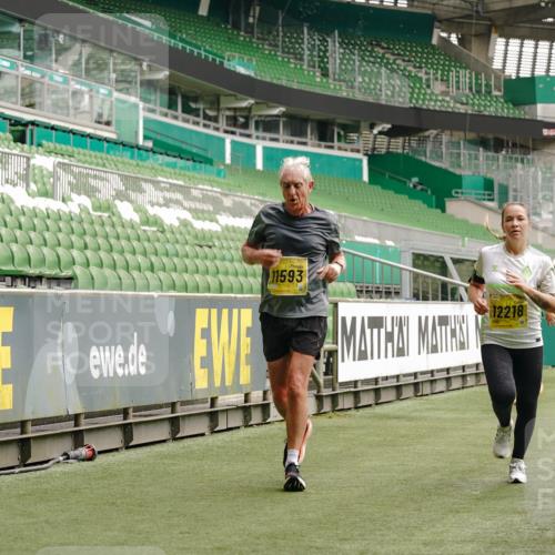 13.09.2026 - 21. swb-Marathon Bremen Michael Burmester http://msf.ph/oto/10454314 13.09.2026 10:32:22 Laufen im Stadion 10067, 10141, 10146, 10166, 10203, 10222, 10226, 10243, 10246, 10249, 10255, 10256, 10284, 10300, 10322, 10365, 10372, 10374, 10379, 10383, 10394, 10410, 10443, 10471, 10478, 10479, 10486, 10494, 10503, 10517, 10518, 10529, 10540, 10543, 10550, 10555, 10565, 10577, 10579, 10589, 10608, 10610, 10626, 10631, 10646, 10670, 10675, 10684, 10685, 10690, 10703, 10704, 10707, 10708, 10721, 10725, 10728, 10771, 10794, 11350, 11379 meine-sportfotos.de