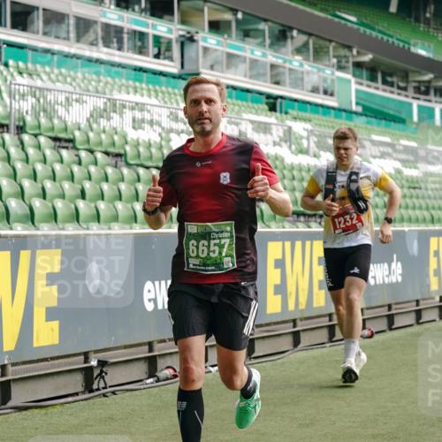 13.09.2026 - 21. swb-Marathon Bremen Michael Burmester http://msf.ph/oto/10454332 13.09.2026 12:52:08 Laufen im Stadion 107, 235, 335, 683, 734, 771, 792, 863, 1033, 1043, 1125, 1146, 1162, 1232, 1252, 1297, 1455, 1492, 1510, 1542, 1613, 1646, 1955, 1970, 2007, 2008, 2043, 2203, 2295, 2350, 2442, 2444, 2447, 2480, 2498, 2759, 2767, 2847, 3085, 3149, 3236, 3336, 3440, 3448, 3484, 3566, 3703, 3808, 3830, 3899, 3959, 3988, 4023, 4165, 4283, 4429, 4473, 4475, 4559, 4571, 4573, 4582, 4605, 4727, 4781, 4782, 4895, 5066, 5079, 5152, 5155, 5168, 5379, 5521, 5696, 6274, 8033, 8798 meine-sportfotos.de