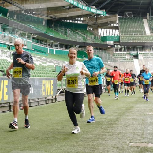 13.09.2026 - 21. swb-Marathon Bremen Michael Burmester http://msf.ph/oto/10454340 13.09.2026 10:32:23 Laufen im Stadion 10067, 10141, 10146, 10166, 10203, 10222, 10226, 10243, 10246, 10249, 10255, 10256, 10284, 10300, 10322, 10365, 10372, 10374, 10379, 10383, 10394, 10410, 10443, 10471, 10478, 10479, 10486, 10494, 10503, 10517, 10518, 10529, 10540, 10543, 10550, 10555, 10565, 10577, 10579, 10589, 10608, 10610, 10626, 10631, 10646, 10670, 10675, 10684, 10685, 10690, 10703, 10704, 10707, 10708, 10721, 10725, 10728, 10771, 10794, 11350, 11379 meine-sportfotos.de