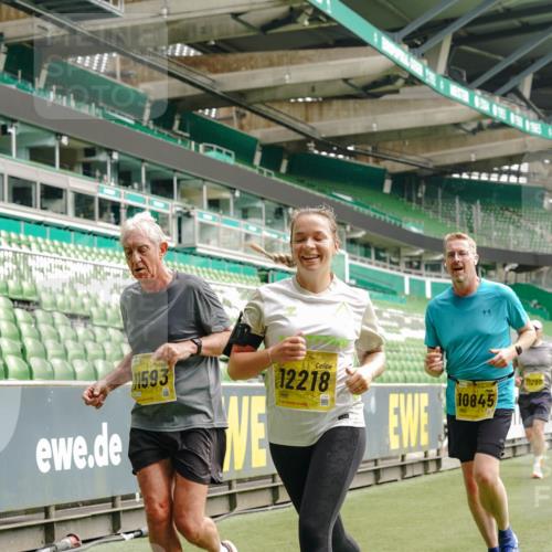 13.09.2026 - 21. swb-Marathon Bremen Michael Burmester http://msf.ph/oto/10454368 13.09.2026 10:32:24 Laufen im Stadion 10067, 10078, 10141, 10146, 10166, 10203, 10222, 10226, 10243, 10246, 10249, 10255, 10256, 10284, 10300, 10322, 10365, 10372, 10374, 10379, 10383, 10394, 10410, 10443, 10471, 10478, 10479, 10486, 10494, 10503, 10517, 10518, 10529, 10540, 10543, 10550, 10555, 10565, 10577, 10579, 10589, 10608, 10610, 10626, 10631, 10646, 10670, 10675, 10684, 10685, 10690, 10703, 10704, 10707, 10708, 10721, 10725, 10728, 10771, 10794, 11350, 11379 meine-sportfotos.de