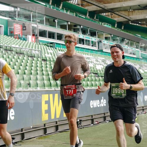 13.09.2026 - 21. swb-Marathon Bremen Michael Burmester http://msf.ph/oto/10454411 13.09.2026 12:52:13 Laufen im Stadion 102, 107, 235, 335, 683, 734, 771, 792, 863, 1033, 1043, 1125, 1146, 1162, 1232, 1252, 1297, 1455, 1492, 1510, 1528, 1542, 1613, 1646, 1955, 1970, 2007, 2008, 2043, 2203, 2295, 2350, 2442, 2444, 2447, 2480, 2498, 2759, 2767, 2847, 3085, 3149, 3236, 3336, 3440, 3448, 3484, 3566, 3703, 3808, 3830, 3899, 3959, 3988, 4165, 4283, 4429, 4473, 4475, 4559, 4571, 4573, 4582, 4605, 4727, 4781, 4782, 4895, 5079, 5152, 5168, 5379, 5521, 5696, 6274, 8033, 8798 meine-sportfotos.de