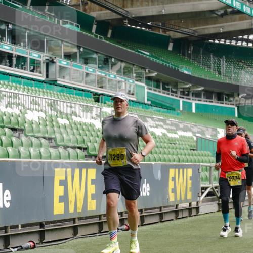 13.09.2026 - 21. swb-Marathon Bremen Michael Burmester http://msf.ph/oto/10454445 13.09.2026 10:32:27 Laufen im Stadion 10067, 10078, 10141, 10146, 10166, 10203, 10222, 10226, 10243, 10246, 10249, 10255, 10256, 10284, 10300, 10322, 10365, 10372, 10374, 10379, 10383, 10394, 10410, 10443, 10471, 10478, 10479, 10486, 10494, 10503, 10517, 10518, 10529, 10540, 10543, 10550, 10555, 10565, 10577, 10579, 10589, 10608, 10610, 10626, 10631, 10646, 10670, 10675, 10684, 10685, 10690, 10703, 10704, 10707, 10708, 10721, 10725, 10728, 10745, 10771, 10794, 11350 meine-sportfotos.de