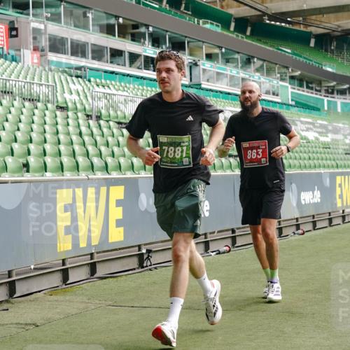 13.09.2026 - 21. swb-Marathon Bremen Michael Burmester http://msf.ph/oto/10454446 13.09.2026 12:52:17 Laufen im Stadion 102, 107, 235, 335, 683, 734, 771, 792, 863, 1033, 1043, 1125, 1146, 1162, 1232, 1252, 1297, 1455, 1492, 1510, 1528, 1542, 1613, 1646, 1955, 1970, 2007, 2008, 2043, 2203, 2350, 2447, 2480, 2498, 2759, 2767, 2847, 2858, 3085, 3149, 3236, 3336, 3362, 3440, 3448, 3484, 3566, 3703, 3830, 3899, 3959, 3988, 4165, 4283, 4429, 4473, 4475, 4571, 4573, 4582, 4605, 4727, 4781, 4782, 4895, 5079, 5152, 5168, 5379, 5521, 5696, 6274, 8033, 8798 meine-sportfotos.de