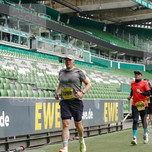 13.09.2026 - 21. swb-Marathon Bremen Michael Burmester http://msf.ph/oto/10454452 13.09.2026 10:32:27 Laufen im Stadion 10067, 10078, 10141, 10146, 10166, 10203, 10222, 10226, 10243, 10246, 10249, 10255, 10256, 10284, 10300, 10322, 10365, 10372, 10374, 10379, 10383, 10394, 10410, 10443, 10471, 10478, 10479, 10486, 10494, 10503, 10517, 10518, 10529, 10540, 10543, 10550, 10555, 10565, 10577, 10579, 10589, 10608, 10610, 10626, 10631, 10646, 10670, 10675, 10684, 10685, 10690, 10703, 10704, 10707, 10708, 10721, 10725, 10728, 10745, 10771, 10794, 11350 meine-sportfotos.de