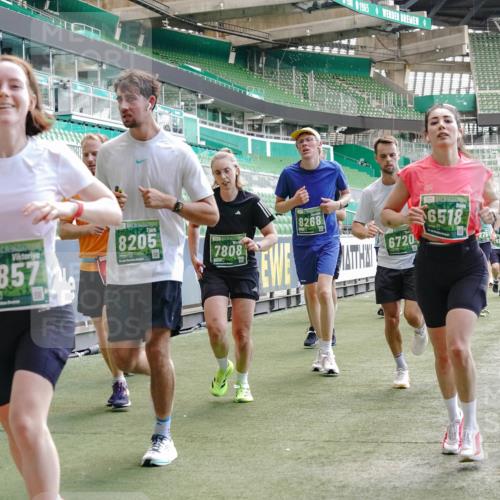 13.09.2026 - 21. swb-Marathon Bremen Michael Burmester http://msf.ph/oto/10454457 13.09.2026 13:10:40 Laufen im Stadion 164, 265, 373, 383, 391, 448, 532, 563, 581, 869, 898, 984, 1180, 1738, 1855, 1867, 1894, 1952, 1967, 2202, 2232, 2268, 2284, 2299, 2330, 2333, 2339, 2342, 2432, 2443, 2471, 2525, 2530, 2531, 2553, 2573, 2589, 2594, 2654, 2669, 2682, 2714, 2717, 2784, 2785, 2819, 2836, 2920, 2931, 2932, 3026, 3032, 3063, 3086, 3089, 3122, 3159, 3174, 3207, 3208, 3291, 3316, 3333, 3352, 3370, 3398, 3409, 3410, 3437, 3470, 3549, 3707, 3769, 109 meine-sportfotos.de