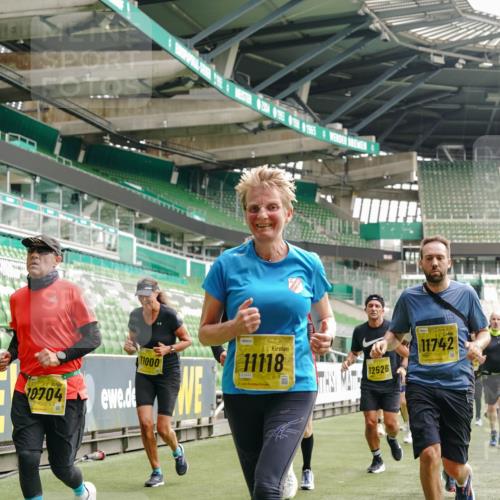 13.09.2026 - 21. swb-Marathon Bremen Michael Burmester http://msf.ph/oto/10454533 13.09.2026 10:32:30 Laufen im Stadion 10067, 10078, 10146, 10166, 10184, 10203, 10211, 10222, 10226, 10243, 10246, 10249, 10255, 10256, 10284, 10300, 10322, 10365, 10372, 10374, 10379, 10383, 10394, 10410, 10443, 10471, 10478, 10479, 10486, 10494, 10503, 10517, 10518, 10529, 10540, 10543, 10550, 10555, 10565, 10577, 10579, 10589, 10608, 10610, 10626, 10631, 10646, 10670, 10675, 10684, 10685, 10690, 10703, 10704, 10707, 10708, 10721, 10725, 10728, 10745, 10771, 10794 meine-sportfotos.de
