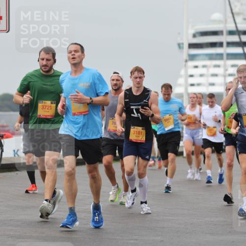13.09.2026 - Kiel Lauf Andreas Tolksdorf http://msf.ph/oto/10454536 13.09.2026 11:54:33 Kiellinie 4, 38, 3721, 78, 39, 3181, 5985, 3 meine-sportfotos.de