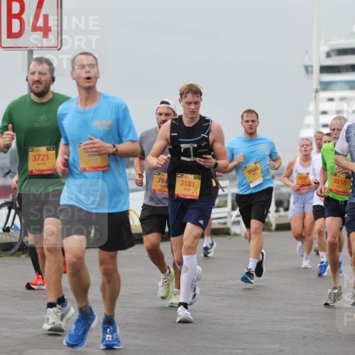13.09.2026 - Kiel Lauf Andreas Tolksdorf http://msf.ph/oto/10454556 13.09.2026 11:54:33 Kiellinie 4, 3721, 13, 784, 38, 3181, 5985, 8210 meine-sportfotos.de