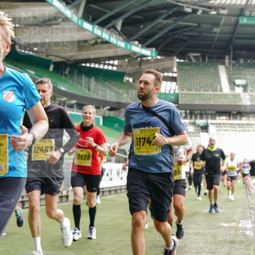 13.09.2026 - 21. swb-Marathon Bremen Michael Burmester http://msf.ph/oto/10454560 13.09.2026 10:32:30 Laufen im Stadion 10067, 10078, 10146, 10166, 10184, 10203, 10211, 10222, 10226, 10243, 10246, 10249, 10255, 10256, 10284, 10300, 10322, 10365, 10372, 10374, 10379, 10383, 10394, 10410, 10443, 10471, 10478, 10479, 10486, 10494, 10503, 10517, 10518, 10529, 10540, 10543, 10550, 10555, 10565, 10577, 10579, 10589, 10608, 10610, 10626, 10631, 10646, 10670, 10675, 10684, 10685, 10690, 10703, 10704, 10707, 10708, 10721, 10725, 10728, 10745, 10771, 10794 meine-sportfotos.de