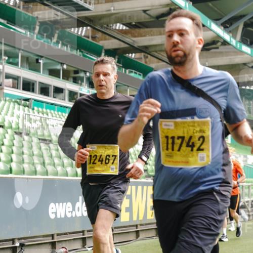 13.09.2026 - 21. swb-Marathon Bremen Michael Burmester http://msf.ph/oto/10454605 13.09.2026 10:32:31 Laufen im Stadion 10067, 10078, 10146, 10166, 10184, 10203, 10211, 10222, 10226, 10243, 10246, 10249, 10255, 10256, 10284, 10300, 10322, 10365, 10372, 10374, 10379, 10383, 10394, 10410, 10443, 10471, 10478, 10479, 10486, 10494, 10503, 10517, 10518, 10529, 10540, 10543, 10550, 10555, 10565, 10577, 10579, 10589, 10608, 10610, 10626, 10631, 10646, 10670, 10675, 10684, 10685, 10690, 10703, 10704, 10707, 10708, 10721, 10725, 10728, 10745, 10771, 10794 meine-sportfotos.de