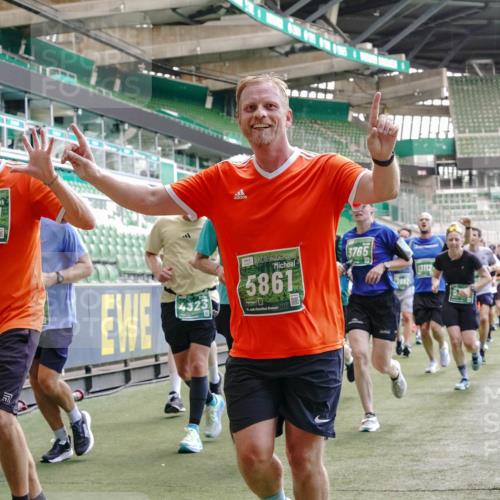13.09.2026 - 21. swb-Marathon Bremen Michael Burmester http://msf.ph/oto/10454676 13.09.2026 13:10:45 Laufen im Stadion 164, 265, 373, 391, 448, 532, 581, 869, 898, 984, 1180, 1738, 1855, 1867, 1894, 1952, 1967, 2202, 2232, 2268, 2281, 2284, 2299, 2330, 2333, 2339, 2342, 2432, 2443, 2471, 2525, 2530, 2531, 2553, 2573, 2589, 2594, 2654, 2669, 2682, 2714, 2717, 2784, 2785, 2804, 2819, 2836, 2920, 2932, 3026, 3032, 3063, 3086, 3089, 3122, 3159, 3174, 3207, 3208, 3291, 3316, 3333, 3352, 3370, 3398, 3409, 3410, 3470, 3549, 3707, 3769, 109, 551 meine-sportfotos.de