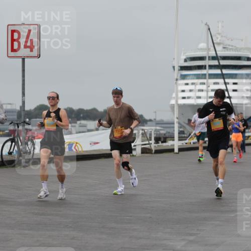 13.09.2026 - Kiel Lauf Andreas Tolksdorf http://msf.ph/oto/10454699 13.09.2026 11:54:46 Kiellinie 4, 2591, 7374, 3 meine-sportfotos.de