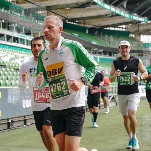 13.09.2026 - 21. swb-Marathon Bremen Michael Burmester http://msf.ph/oto/10454767 13.09.2026 12:52:32 Laufen im Stadion 102, 107, 145, 235, 683, 734, 755, 792, 863, 985, 987, 1033, 1043, 1056, 1125, 1146, 1162, 1232, 1252, 1297, 1445, 1455, 1492, 1528, 1542, 1646, 1664, 1704, 1955, 2007, 2008, 2043, 2203, 2350, 2447, 2480, 2498, 2759, 2767, 2820, 2847, 2858, 3085, 3149, 3236, 3336, 3362, 3440, 3448, 3566, 3703, 3830, 3899, 3988, 4165, 4283, 4429, 4475, 4571, 4573, 4582, 4605, 4727, 4781, 4782, 4895, 5079, 5152, 5168, 5379, 5521, 6274, 8798 meine-sportfotos.de