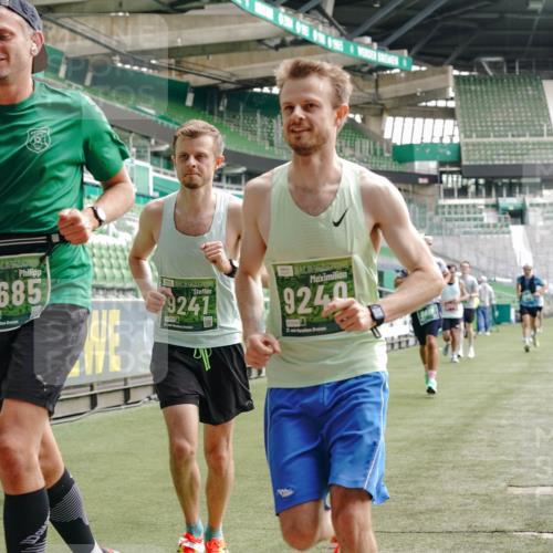 13.09.2026 - 21. swb-Marathon Bremen Michael Burmester http://msf.ph/oto/10454870 13.09.2026 12:52:35 Laufen im Stadion 102, 107, 145, 235, 683, 734, 755, 792, 863, 985, 987, 1033, 1043, 1056, 1125, 1146, 1162, 1232, 1252, 1297, 1433, 1445, 1455, 1492, 1528, 1542, 1646, 1664, 1704, 1955, 2007, 2008, 2043, 2203, 2350, 2447, 2480, 2498, 2759, 2767, 2820, 2847, 2858, 3085, 3149, 3236, 3336, 3362, 3440, 3448, 3566, 3703, 3830, 3899, 3988, 4165, 4283, 4429, 4475, 4571, 4573, 4582, 4605, 4727, 4781, 4782, 4895, 5079, 5152, 5168, 5379, 5521, 6274, 8798 meine-sportfotos.de