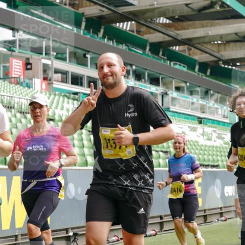 13.09.2026 - 21. swb-Marathon Bremen Michael Burmester http://msf.ph/oto/10454872 13.09.2026 10:32:37 Laufen im Stadion 10067, 10078, 10146, 10166, 10184, 10203, 10211, 10222, 10226, 10243, 10246, 10249, 10255, 10256, 10300, 10322, 10365, 10372, 10374, 10379, 10383, 10394, 10408, 10410, 10443, 10471, 10478, 10479, 10486, 10494, 10503, 10517, 10518, 10529, 10530, 10540, 10543, 10550, 10555, 10565, 10579, 10589, 10608, 10610, 10626, 10631, 10646, 10670, 10675, 10690, 10703, 10704, 10707, 10708, 10721, 10725, 10728, 10745, 10749, 10750, 10771, 10794 meine-sportfotos.de