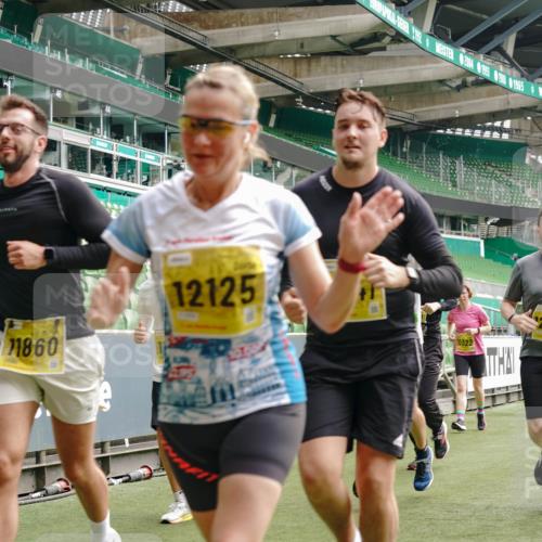 13.09.2026 - 21. swb-Marathon Bremen Michael Burmester http://msf.ph/oto/10454991 13.09.2026 10:32:39 Laufen im Stadion 10067, 10078, 10146, 10166, 10184, 10203, 10211, 10222, 10226, 10243, 10246, 10249, 10255, 10256, 10300, 10322, 10365, 10372, 10374, 10379, 10383, 10394, 10408, 10410, 10443, 10471, 10478, 10479, 10486, 10494, 10503, 10517, 10518, 10529, 10530, 10540, 10543, 10550, 10555, 10565, 10579, 10589, 10608, 10610, 10626, 10631, 10646, 10670, 10673, 10675, 10690, 10703, 10704, 10707, 10708, 10721, 10725, 10728, 10745, 10749, 10750, 10771, 10794 meine-sportfotos.de