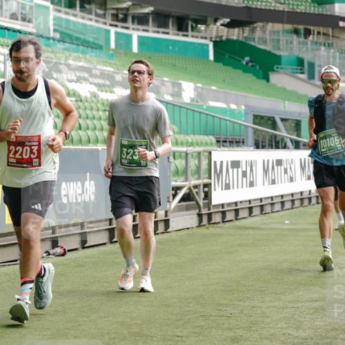 13.09.2026 - 21. swb-Marathon Bremen Michael Burmester http://msf.ph/oto/10455055 13.09.2026 12:52:41 Laufen im Stadion 102, 107, 145, 235, 376, 541, 683, 734, 755, 792, 863, 982, 985, 987, 1033, 1043, 1056, 1125, 1146, 1162, 1232, 1252, 1297, 1433, 1445, 1455, 1492, 1528, 1542, 1646, 1664, 1704, 1955, 2007, 2008, 2043, 2203, 2350, 2362, 2401, 2422, 2447, 2454, 2480, 2498, 2759, 2767, 2820, 2847, 2858, 2997, 3085, 3149, 3236, 3336, 3362, 3440, 3448, 3566, 3703, 3830, 3899, 3988, 4165, 4283, 4429, 4475, 4571, 4573, 4582, 4605, 4727, 4781, 4782, 4895, 5079, 5152, 5168, 5379 meine-sportfotos.de