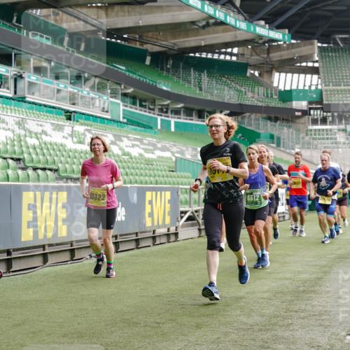 13.09.2026 - 21. swb-Marathon Bremen Michael Burmester http://msf.ph/oto/10455075 13.09.2026 10:32:41 Laufen im Stadion 10067, 10078, 10146, 10166, 10184, 10203, 10211, 10222, 10226, 10243, 10246, 10249, 10255, 10256, 10300, 10322, 10365, 10372, 10374, 10379, 10383, 10394, 10408, 10410, 10443, 10471, 10478, 10479, 10486, 10494, 10503, 10517, 10518, 10529, 10530, 10540, 10543, 10550, 10555, 10565, 10579, 10589, 10608, 10610, 10626, 10631, 10646, 10670, 10673, 10675, 10690, 10703, 10704, 10707, 10708, 10721, 10725, 10728, 10745, 10749, 10750, 10771, 10794 meine-sportfotos.de